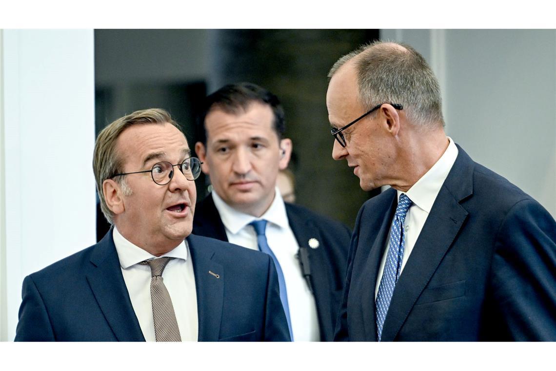 Pressekonferenz nach Kabinettssitzung im Bendlerblock