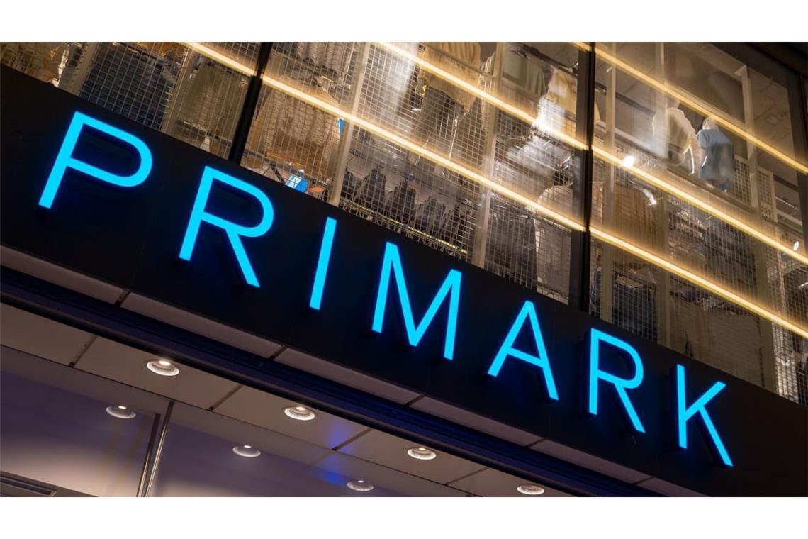 Primark gilt als einer der großen Player im stationären Geschäft, hat bisher aber digitale Services ausgespart. Das ändert sich so langsam.