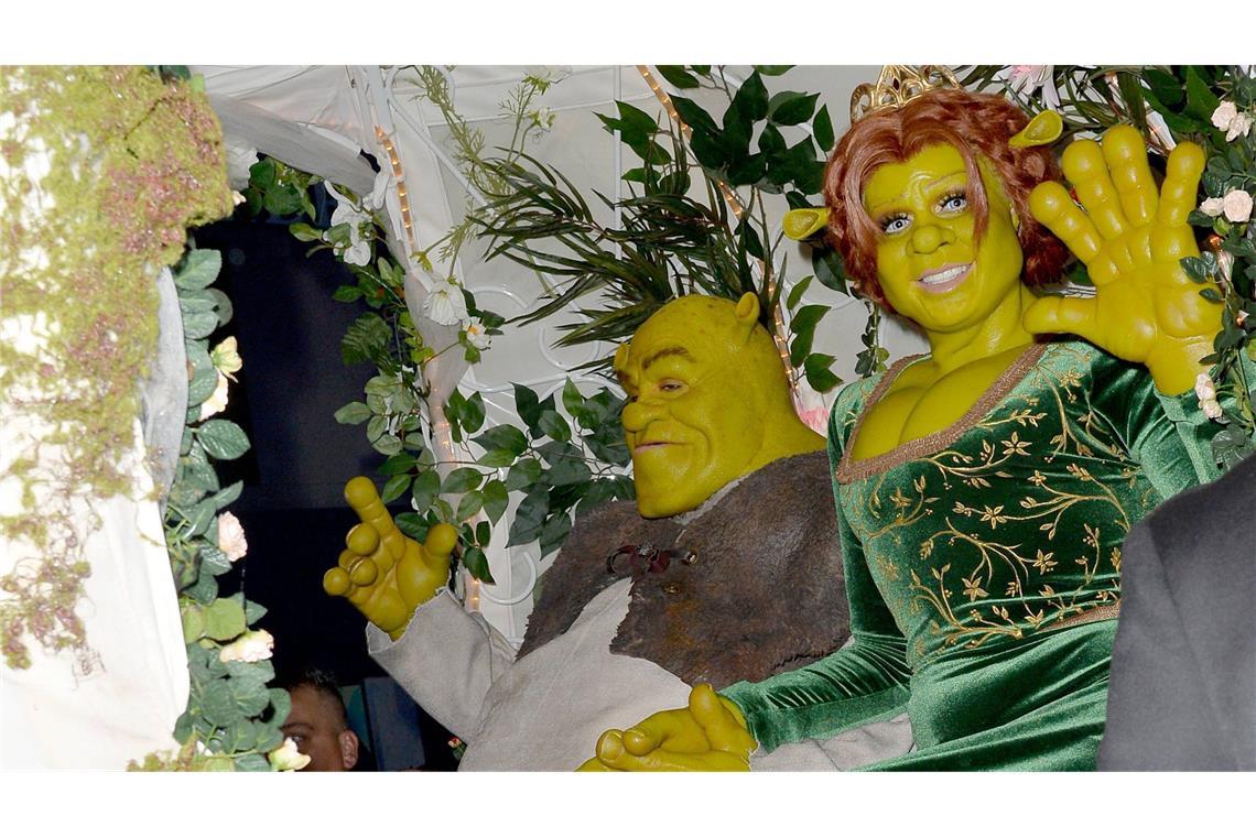 Heidis Klums Halloween-Kostüme: Die spektakulären Looks der vergangenen 25 Jahre Prinz und Prinzessin mal anders. 2018 präsentierten sich Heidi Klum und Tom Kaulitz als Kultfigur Shrek und Prinzessin Fiona.