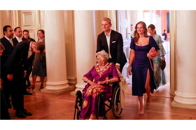 Prinzessin Astrid (v) musste wegen einer Lungenentzündung behandelt werden. (Archivbild).