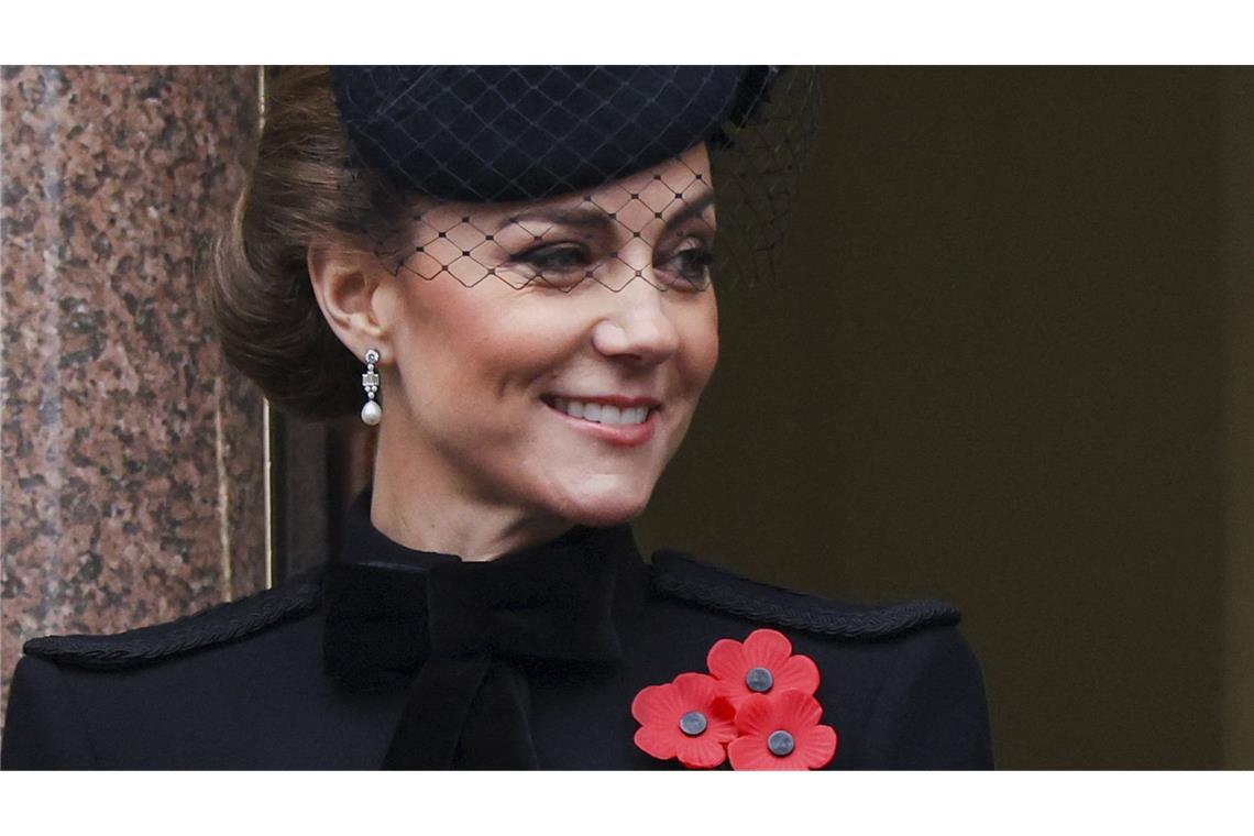 Erster großer Auftritt nach Chemo: Kate kehrt strahlend zurück Prinzessin Kate kehrt nach ihrer Chemotherapie auf die öffentliche Bühne zurück.