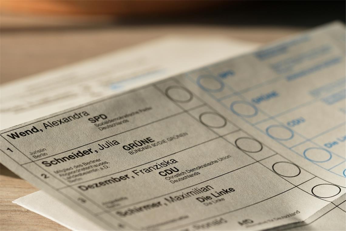 Wie füllt man den Wahlzettel aus? Pro Spalte dürfen Sie nur ein Kreuz machen.