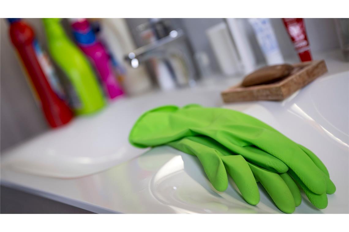 Schäumender Umsatz trotz Krisen – aber Export bremst Produkte rund ums Waschen, Putzen und Reinigen steuerten im ersten Halbjahr 2,8 Milliarden Euro zum Inlandsumsatz bei. (Symbolbild)