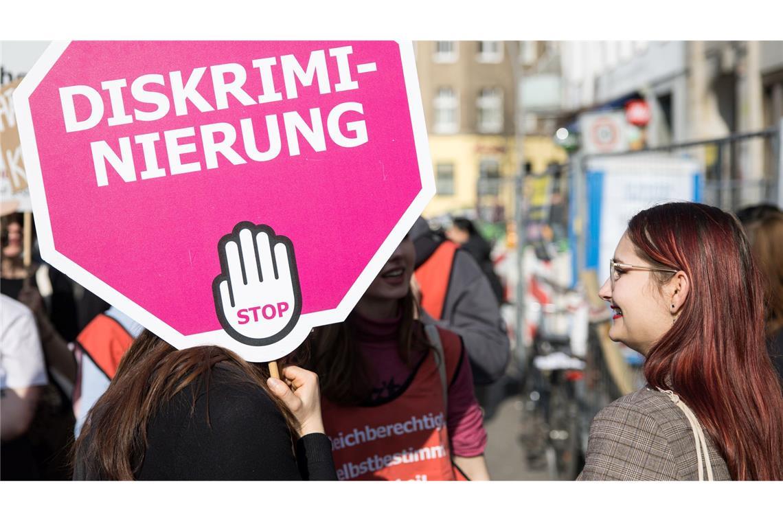 Programme gegen Diskriminierung sieht US-Präsident Trump als Auswuchs der "Gender-Ideologie". (Archivbild)