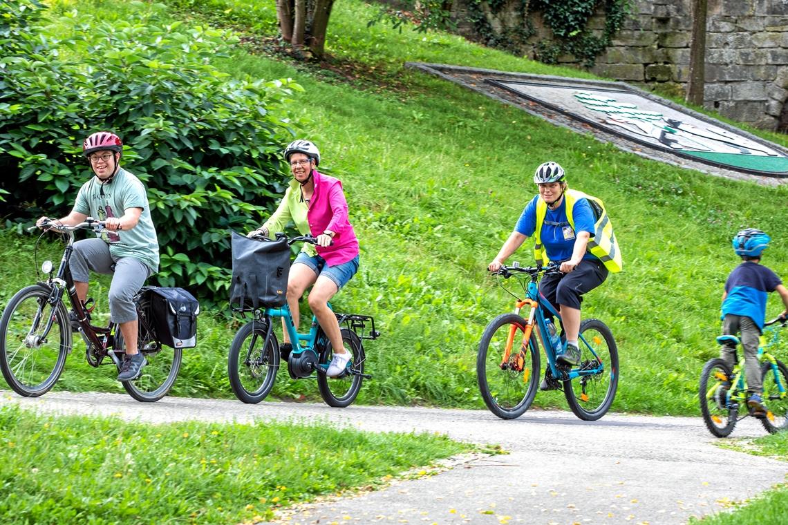 Projekte wie die Inklusive Radtour, die im September in Murrhardt stattfand, sind im Rems-Murr-Kreis noch recht rar. Auch im alltäglichen Leben soll die Teilhabe von Menschen mit Behinderung hier nun strategisch vorangetrieben werden. Foto: A. Becher