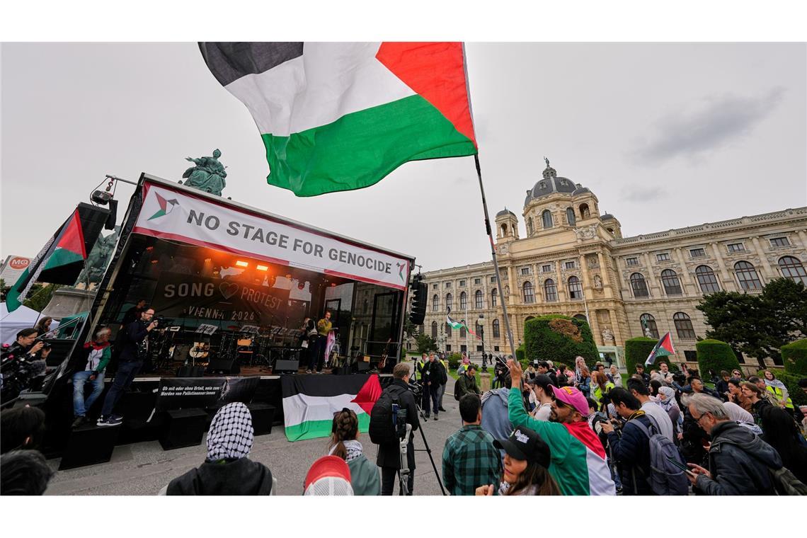 Propalästinensische Demonstranten verlangen den Ausschluss Israels vom ESC.