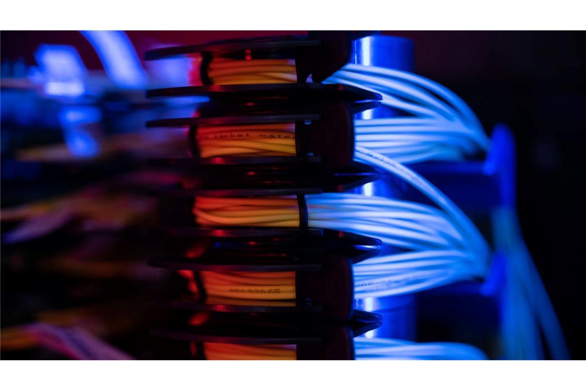 Hacker attackieren Vergabeportal für öffentliche Aufträge Prorussische Hacker haben nach einem Bericht der "Süddeutschen Zeitung" die Webseite des Deutschen Vergabeportals in die Knie gezwungen. (Symbolbild)