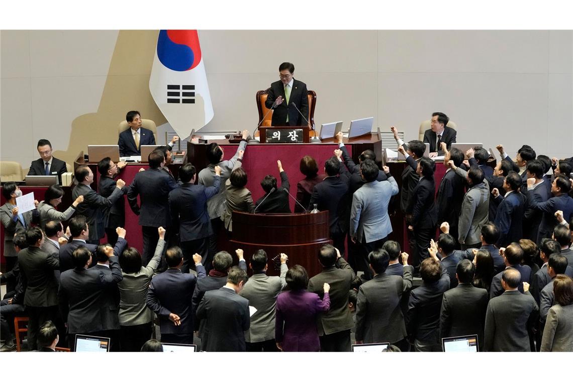Bilder des Tages Proteste der PPP: Chaos bei Amtsenthebungsverfahren in Südkorea