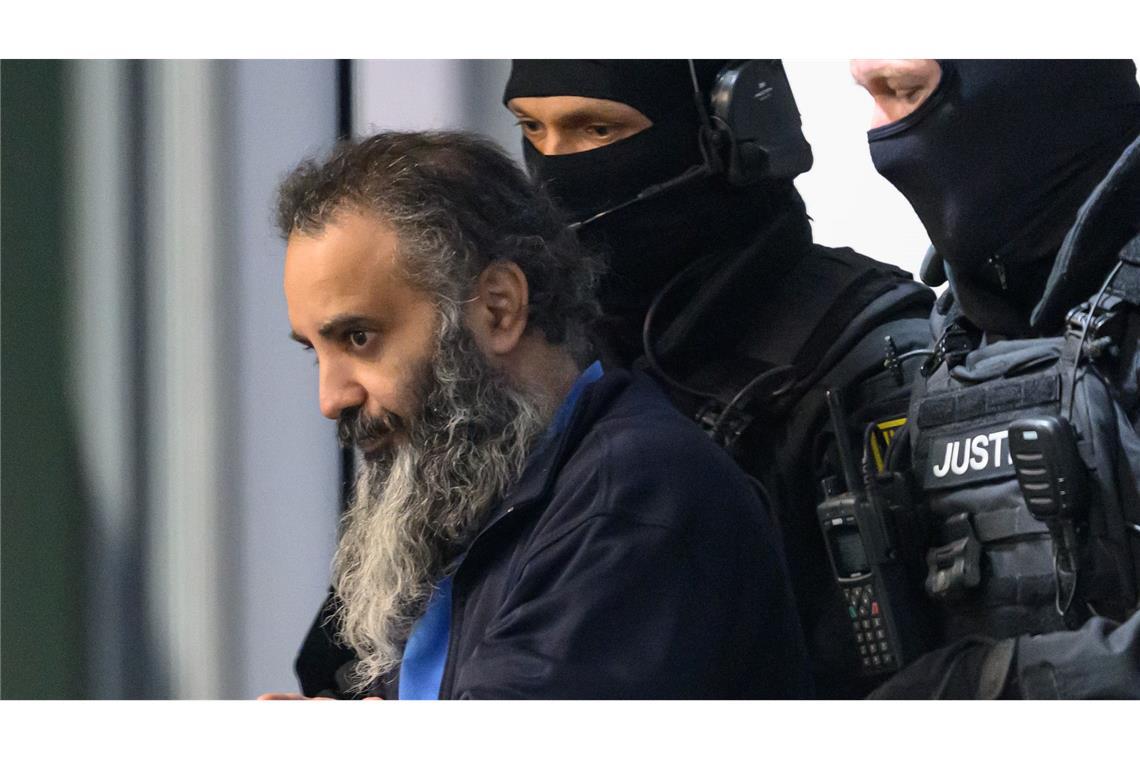 Prozess in Magdeburg: Angeklagter nach Anschlag auf Weihnachtsmarkt vor Gericht