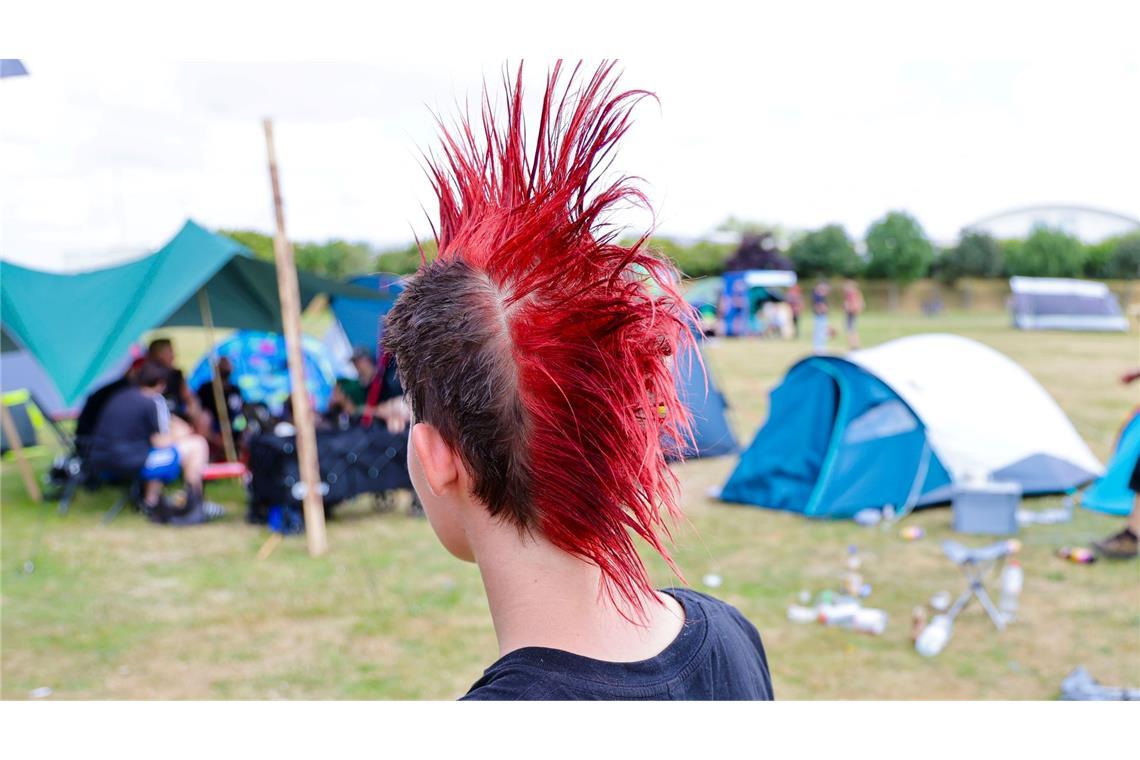 Bilder des Tages Punk-Camp auf Sylt beginnt
