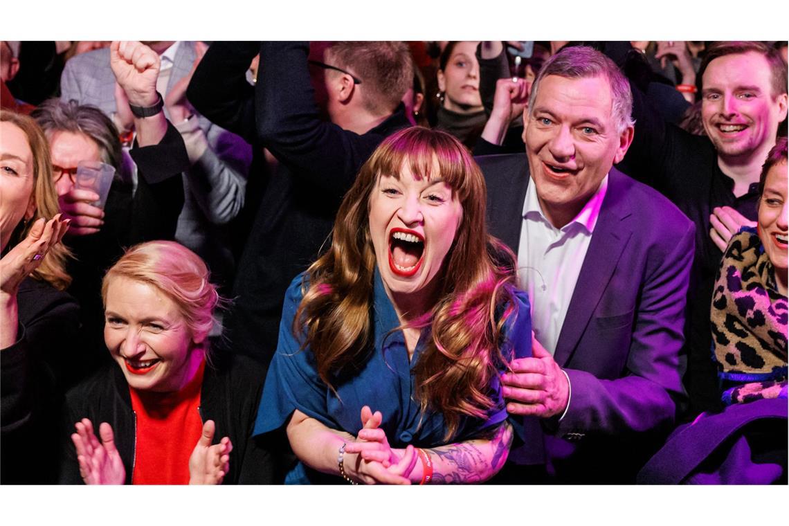 Comeback geglückt: Der Wahlkampf der Linken wird belohnt Pure Freude: Die Parteispitze der Linken mit Ines Schwerdtner (links), Heidi Reichinnek und Jan van Aken.