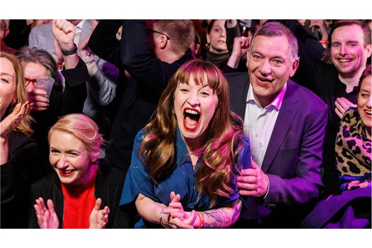 Pure Freude: Die Parteispitze der Linken mit Ines Schwerdtner (links), Heidi Reichinnek und Jan van Aken.