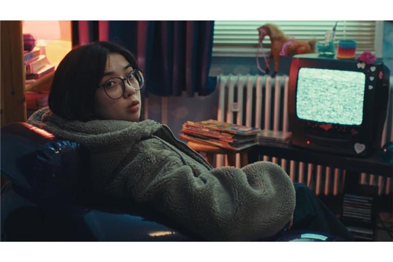 Purnima Grätz in einer Szene aus der Mysteryserie „House of Yang“