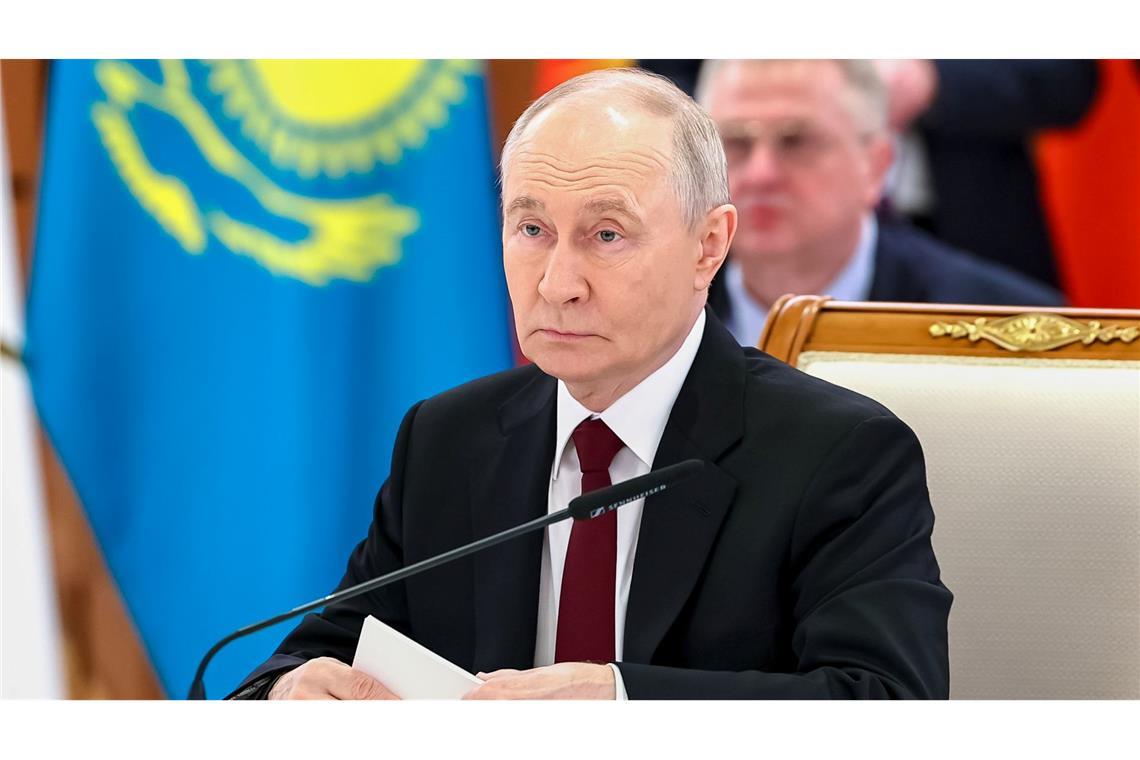 Putin sagt beim Wirtschaftsgipfel der Eurasischen Union, die Vorwürfe gegen Russland wegen eines Drohneneinschlags in Rumänien seien nicht bewiesen.