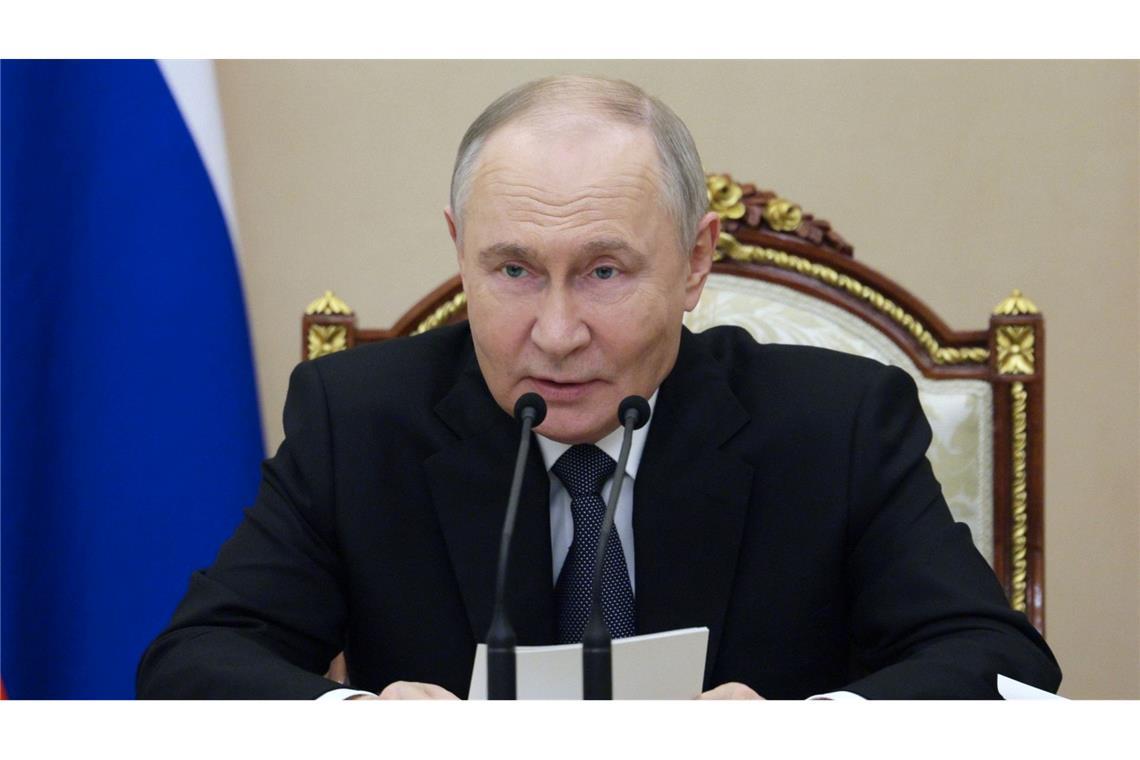 Kreml lehnt Kiews Vorschlag zu 30-tägiger Waffenruhe ab Putin verkündet eine dreitägige Waffenruhe zum Weltkriegsgedenken. (Archivbild)