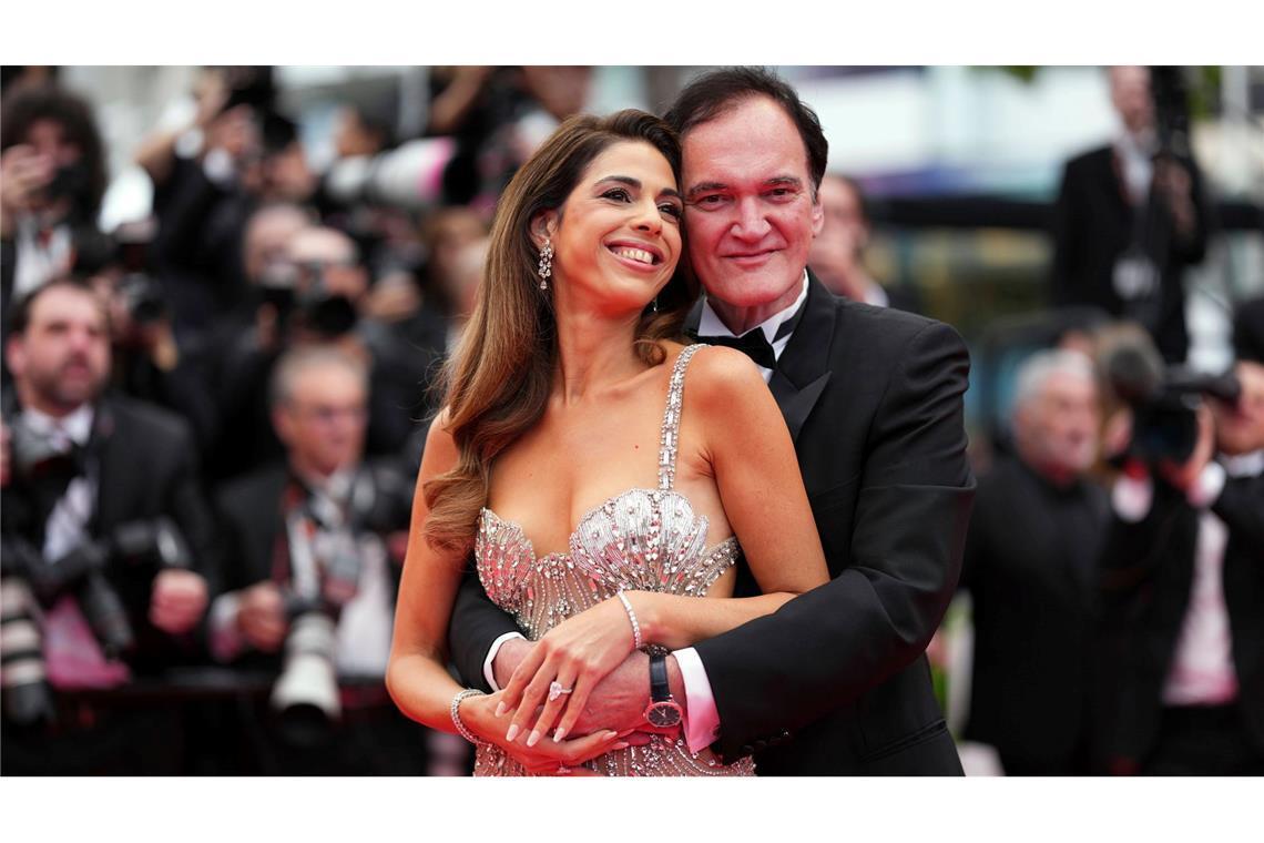 Robert De Niro wettert gegen Trump bei Cannes-Eröffnung Quentin Tarantino mit seiner Partnerin Daniella Pick.