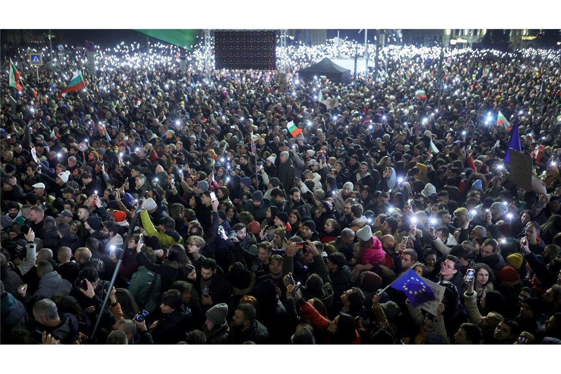 Radew würde Hochrechnungen zufolge eine absolute Mehrheit erreichen. (Archivbild)