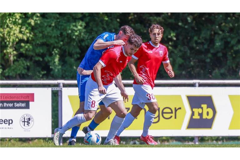 Rafael Terpsiadis (vorn) und Torben Hohloch haben beim 2:1-Heimsieg gegen Calcio Leinfelden-Echterdingen in der vergangenen Saison die Fellbacher Tore erzielt.
