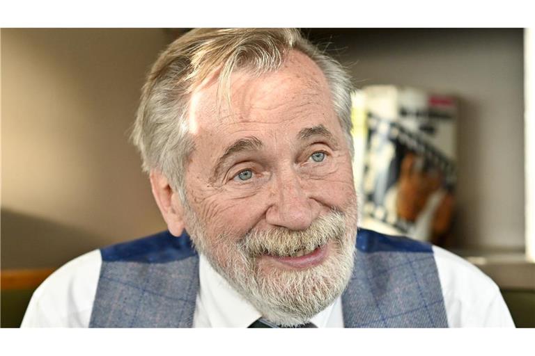 Rapp galt mit seinem Wiener Schmäh und seinem charakteristischen Bart in seiner österreichischen Heimat als legendäre TV-Persönlichkeit.