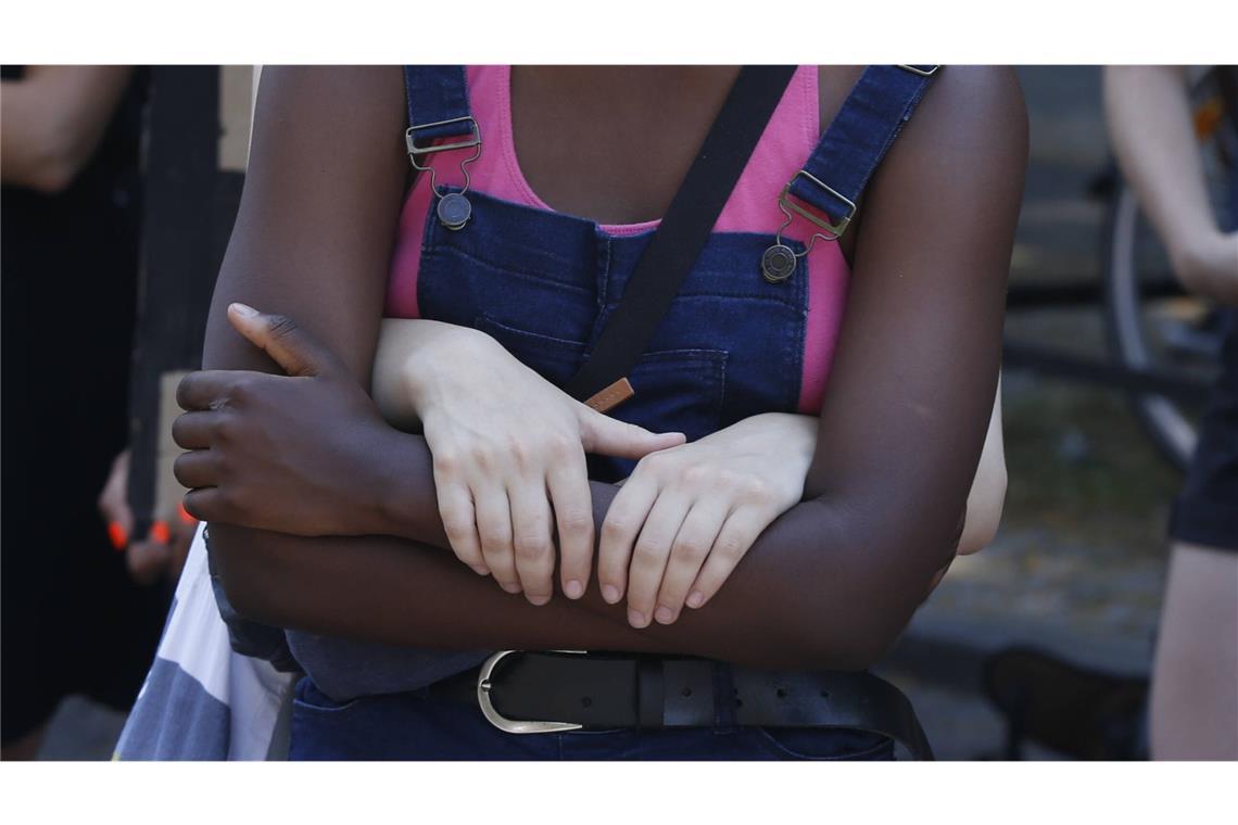 Rassismus gegen Schwarze ist laut einer IDZ-Studie alltäglich in Deutschland (Symbolfoto).