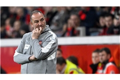 Ratlos: Heidenheims Trainer Frank Schmidt.