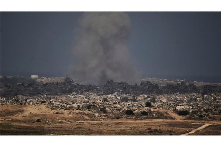 Rauch steigt auf nach einem israelischen Militärschlag im nördlichen Gazastreifen.