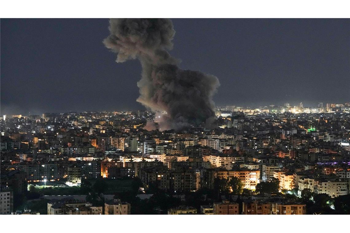 Rauch steigt auf von israelischen Luftangriffen in Dahieh, einem südlichen Vorort von Beirut.