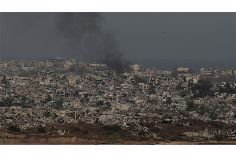 Rauch steigt über dem Gazastreifen auf. (Archivbild)