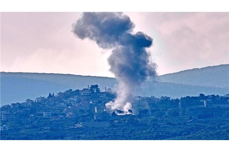 Rauch steigt von einem israelischen Luftangriff im Libanon (Archivfoto).