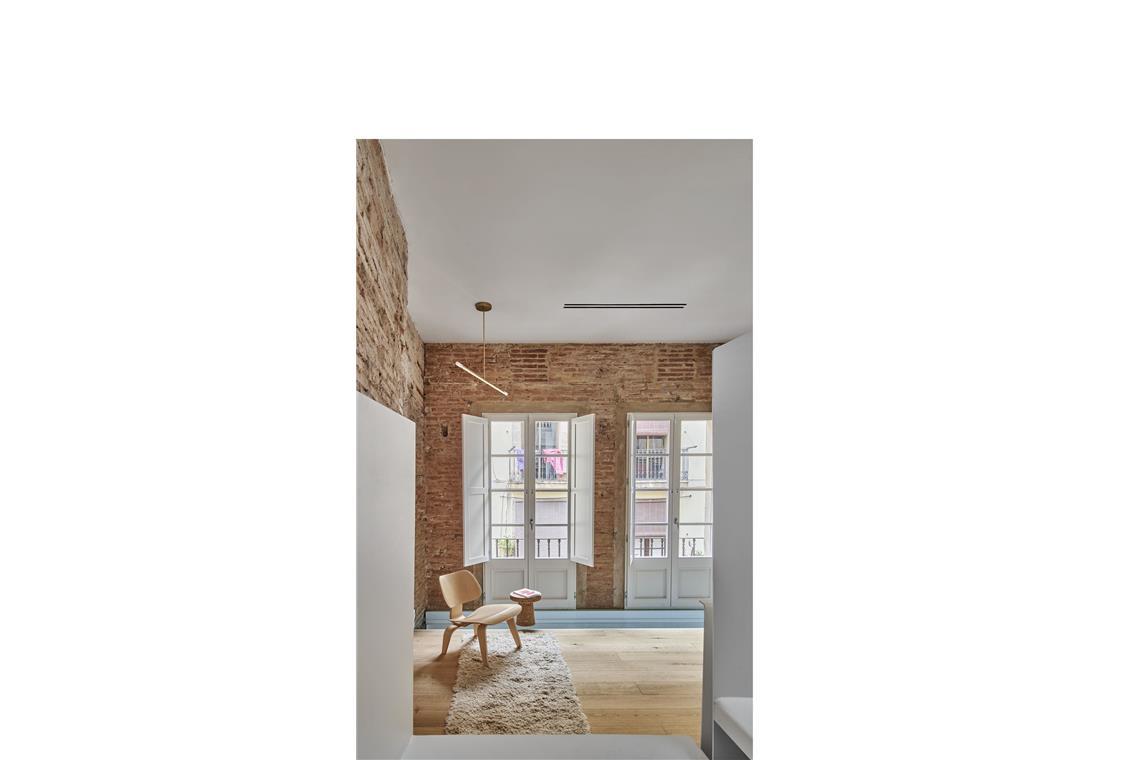 Raúl Sánchez Architects  wird mit dem Interiorpreis geehrt – für ein Umbauprojekt eines Hauses aus dem 19. Jahrhundert im historischen Zentrum von Barcelona in Spanien.