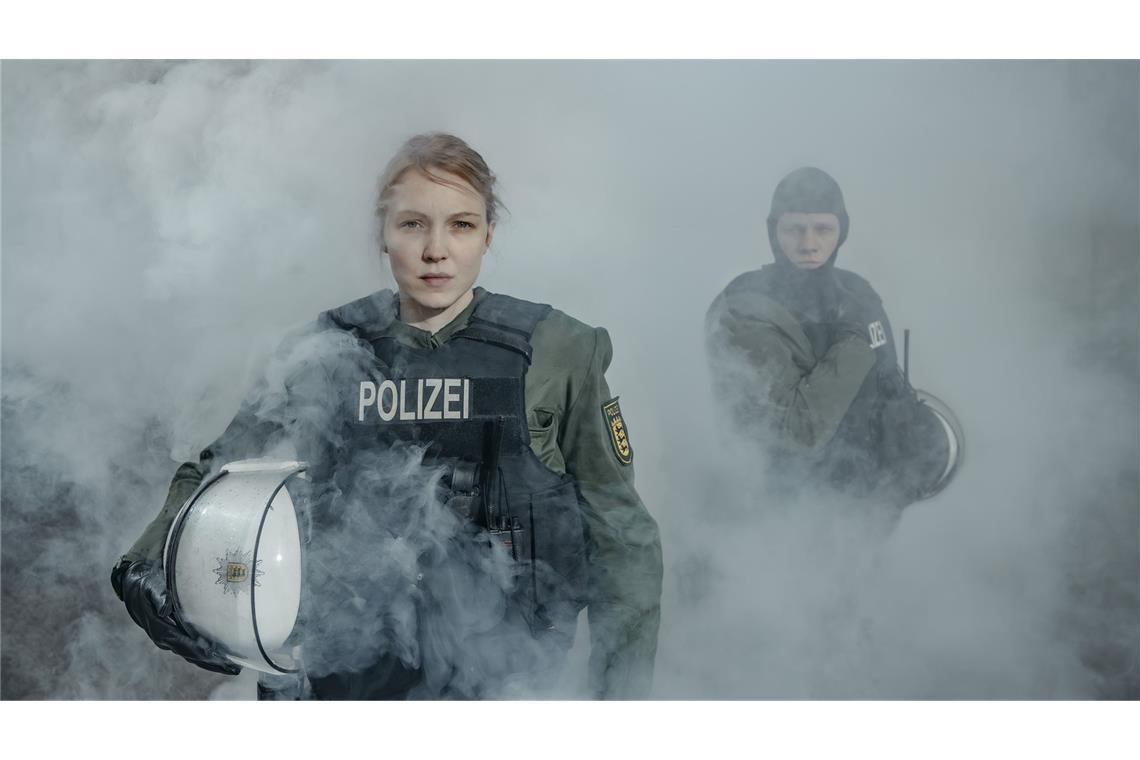 Warum starb Michèle Kiesewetter? Rebecca Henselmann, dargestellt von Magdalena Laubisch, heißt im SWR-Thriller „Die Nichte des Polizisten“ die 2007 in Heilbronn ermordete Polizistin Michèle Kiesewetter.