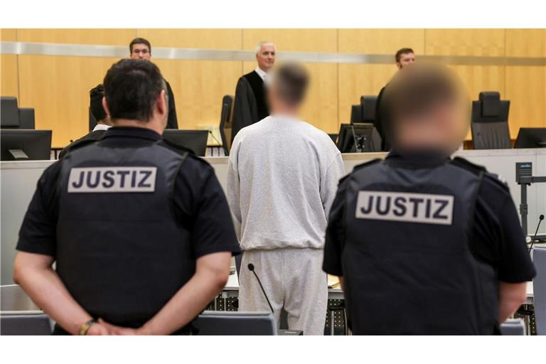 Rechtsradikaler soll im Darknet zu Mordanschlägen auf Politiker aufgerufen haben. (Archivbild)