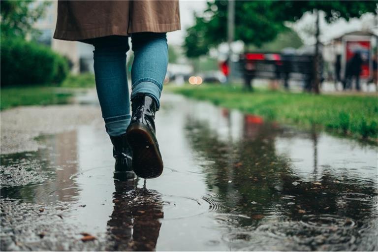 Regen, Gewitter & kühle Temperaturen: Doch wann wird es endlich wieder warm? Der Wettertrend zeigt, wann der Sommer 2025 nach Deutschland zurückkehrt, mit Sonne und über 25 Grad.