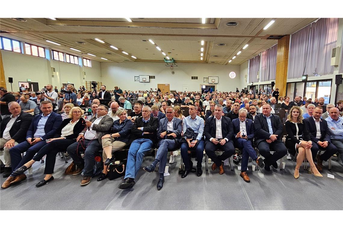 Reger Andrang beim Schlagabtausch zwischen Palmer und Frohnmaier.