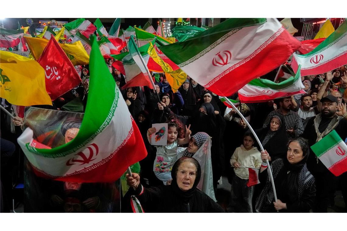 Regierungsnahe Demonstranten im Iran.