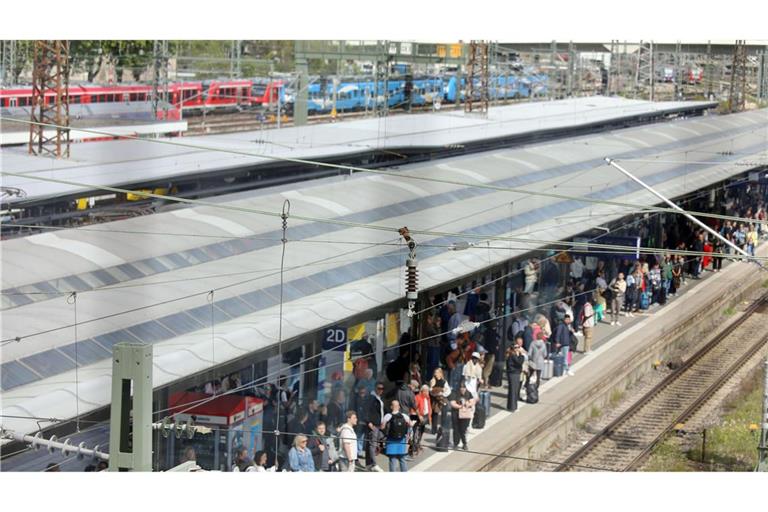 Regionalzüge und ICE-Verbindungen zwischen München und Stuttgart fahren im Moment nicht durch Ulm.