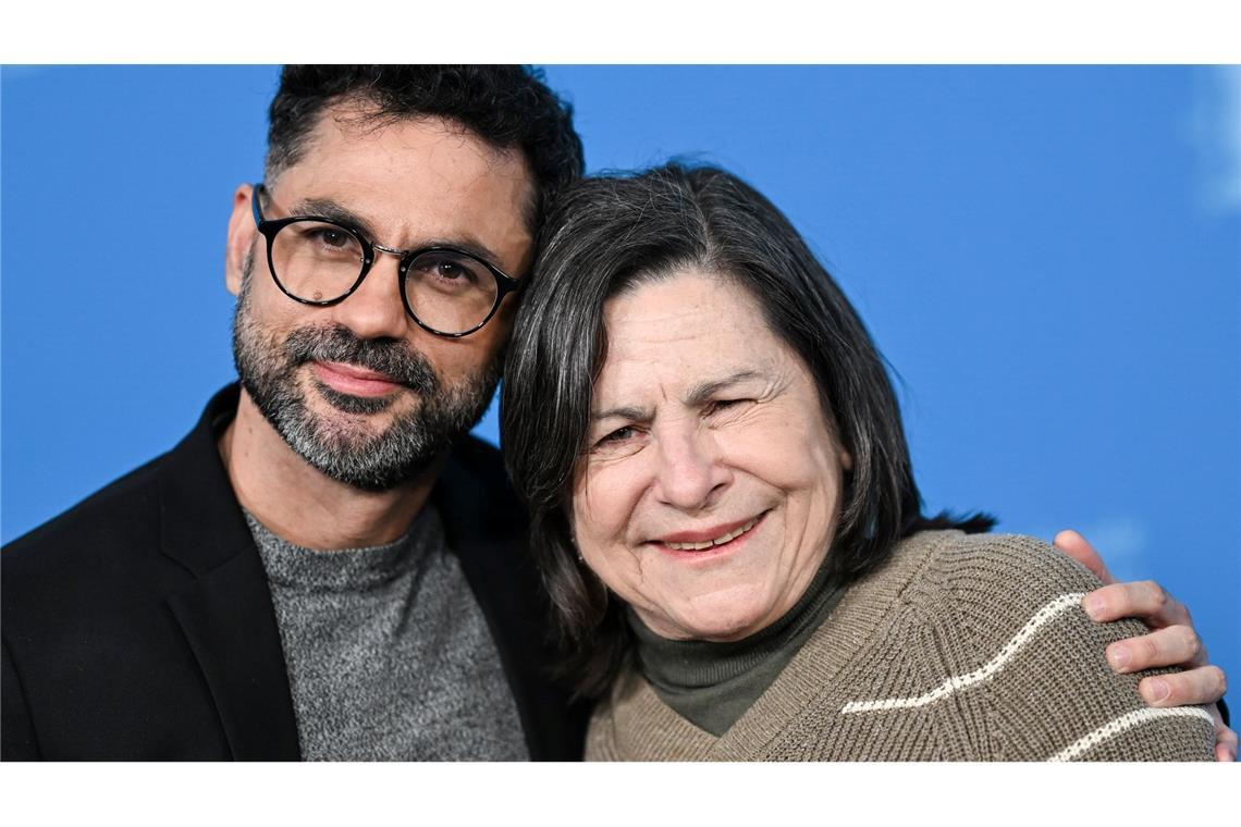 Nach Eklat im Vorjahr: Berlinale-Bären werden verliehen Regisseur Gabriel Mascaro und seine Hauptdarstellerin Denise Weinberg vom Kritikerliebling "The Blue Trail". (Archivbild)
