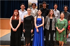 Renfei Gao (von links), Alexandro Maldonado Mora, Sude Kalyoncu, Fran Parać, Hanyun Zhu, Justus Egert, Chiara Nava Mambretti, Alexander Münkel, Lipin Xiao und Miguel Perdigão lieferten ein Konzert der Extraklasse. Foto: Elisabeth Klaper