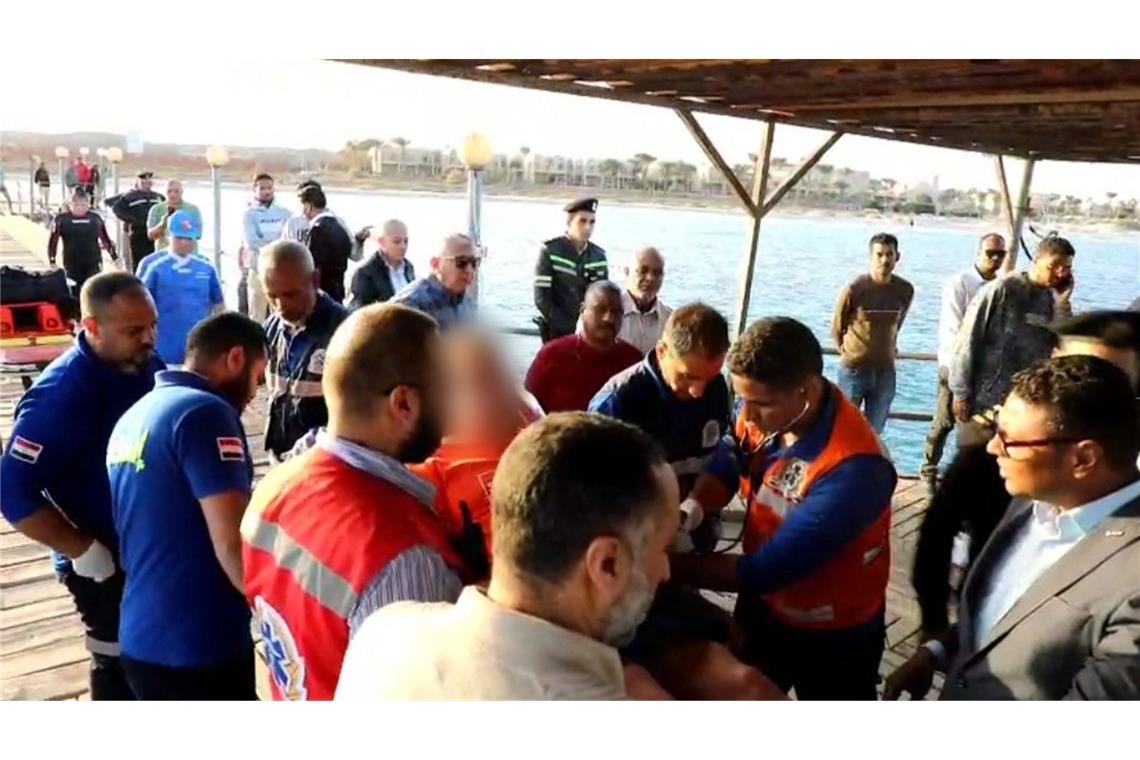 Drei Deutsche nach Bootsunglück im Roten Meer vermisst Rettungskräfte suchen nach den Vermissten.