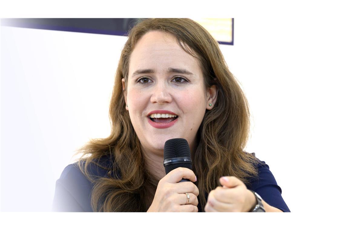 „Als ich dick war, war’s das Dicksein – dann der fehlende Studienabschluss“ Ricarda Lang Mitte Oktober auf der Frankfurter Buchmesse.
