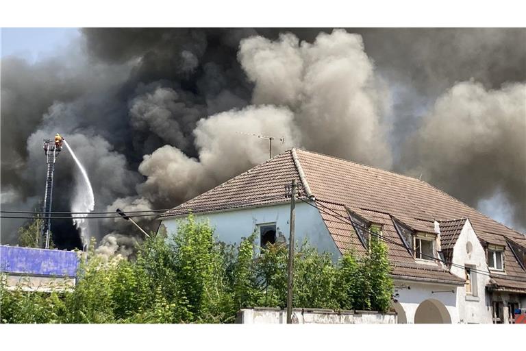 Riesige Rauchwolken über Erfurt