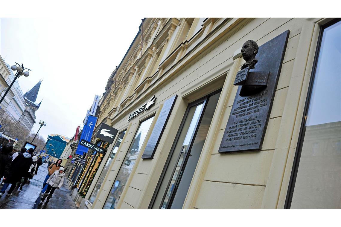 Rilke starb am 29. Dezember 1926 in der Schweiz an einer seltenen Form der Leukämie.