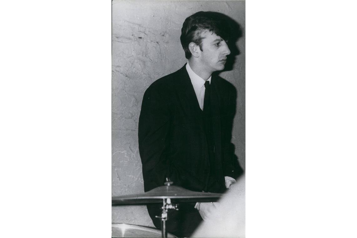 „Ist das ein Aprilscherz?“ Reaktionen auf Cast für Beatles-Filme Ringo Starr war der Schlagzeuger der Beatles. Zusätzlich brachte er auch unvergessliche Hits wie „Octopus´s Garden“ zu Papier.