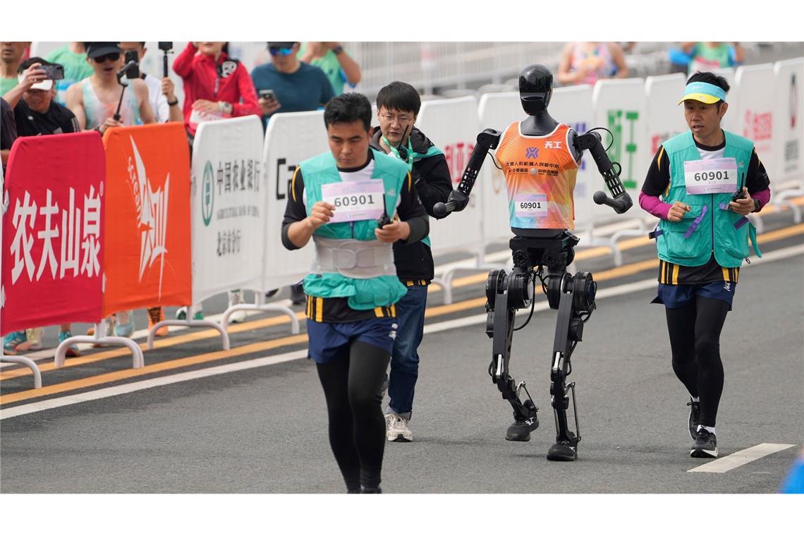 Bilder des Tages Roboter-Halbmarathon in Peking
