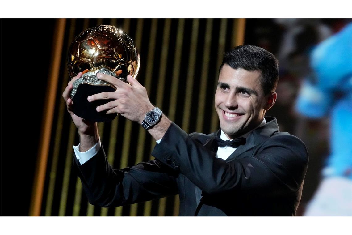 Ballon d'Or: Etliche Punkte für Rodri, keiner für Hummels Rodri ließ sich für die Auszeichnung mit dem Ballon d'Or feiern. (Archivbild)