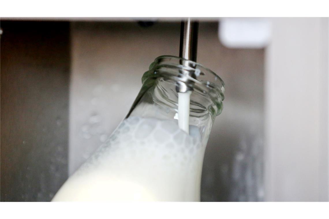 BfR: Nachteile von Rohmilch überwiegen Vorteile Rohmilch bekommt man direkt ab Hof. (Archivbild)