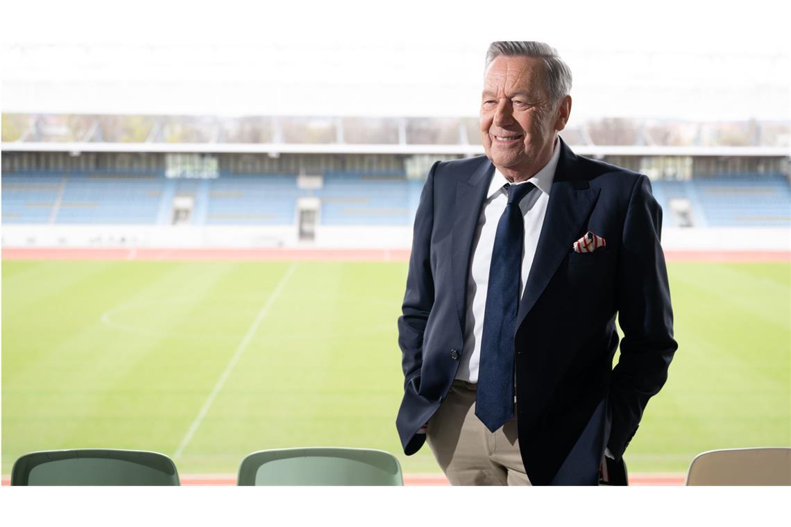 WM für Menschen mit Spenderorganen kommt im August nach Dresden Roland Kaiser, Schlagersänger und Botschafter, steht während einer Pressekonferenz für die World Transplant Games 2025 im Heinz-Steyer-Stadion.