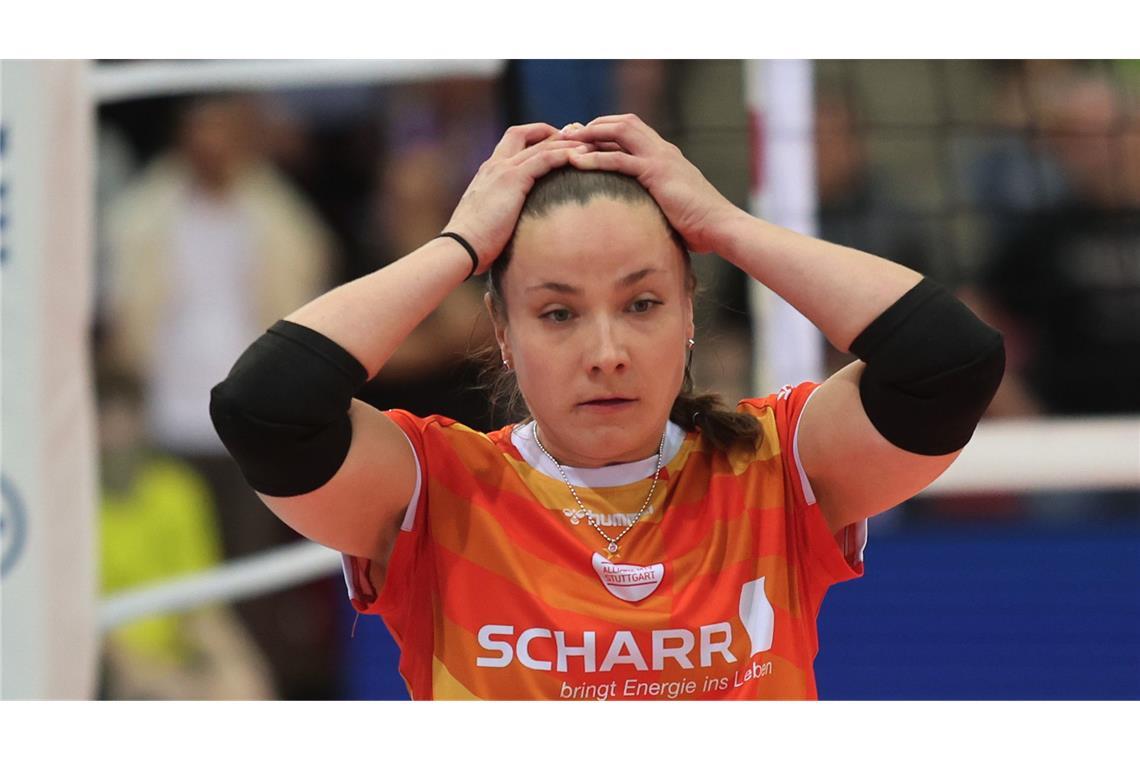 Die emotionalen Bilder eines traurigen Volleyball-Abends Roosa Koskelo