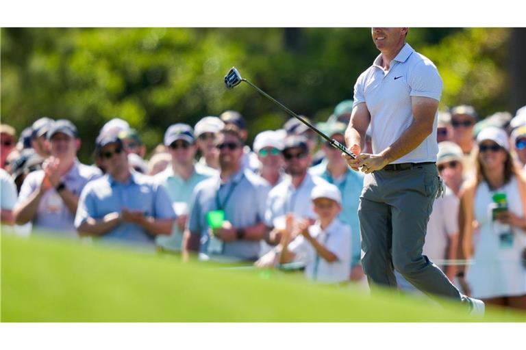 Rory McIlroy liegt nach Tag zwei souverän an der Spitze beim Masters in Augusta.