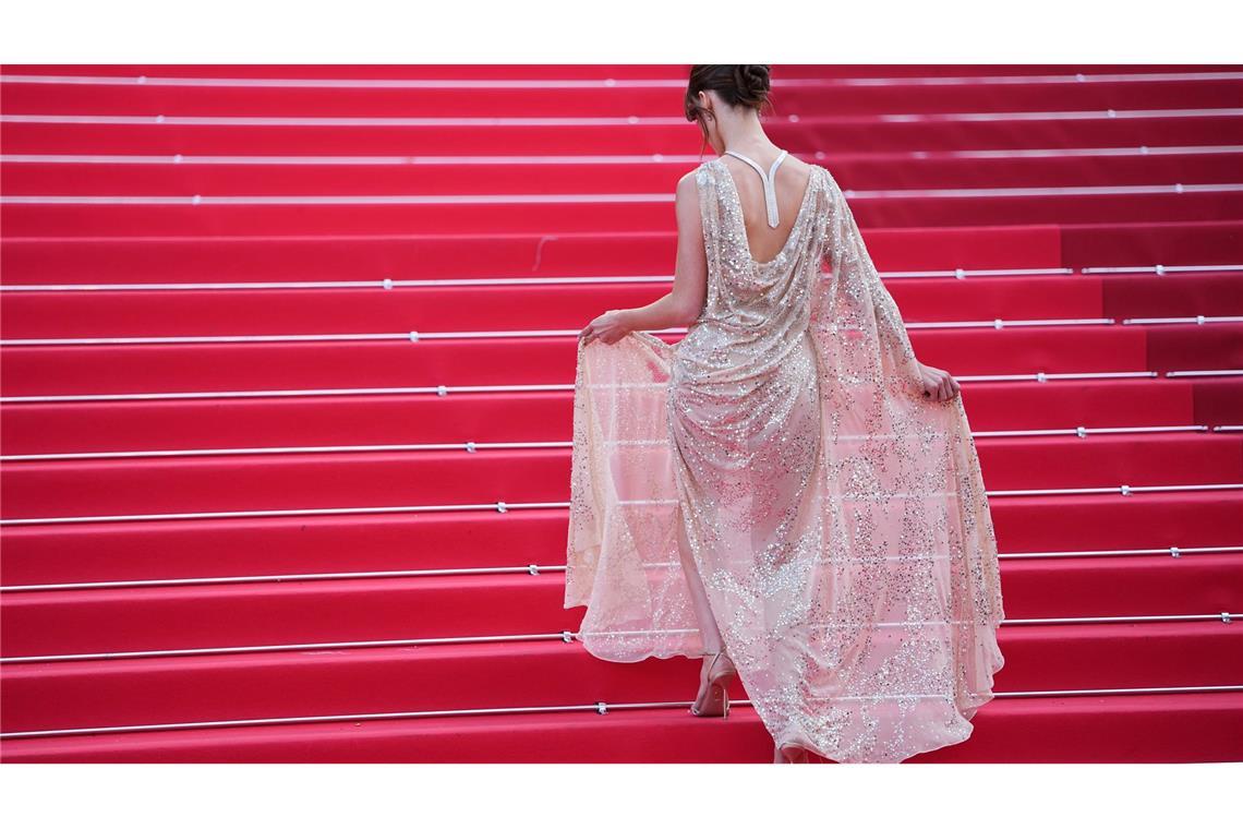 Rote Treppe in Cannes - Daisy Edgar Jones